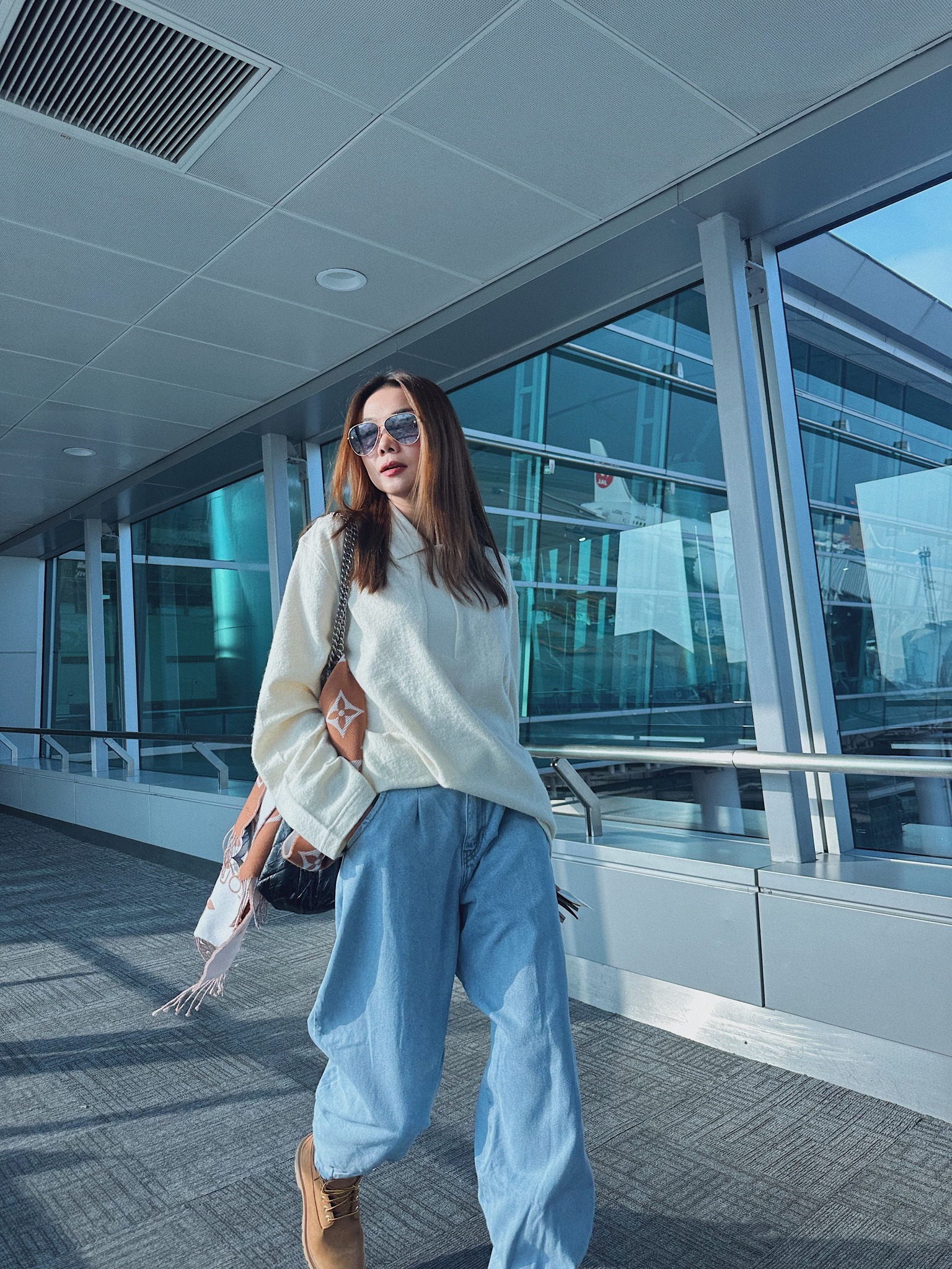 Phụ nữ trên 40 tuổi muốn mặc quần jeans đẹp thì hãy học Phạm Thanh Hằng, đảm bảo sành điệu suốt 4 mùa 6 Phụ nữ trên 40 tuổi muốn mặc quần jeans đẹp thì hãy học Phạm Thanh Hằng, đảm bảo sành điệu suốt 4 mùa - Ảnh 6.