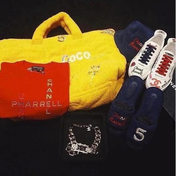 Ca sĩ T. bị cấm diễn đã có 2 con ngoài giá thú với trợ lý nhưng giấu nhẹm mấy năm qua?- Ảnh 9. Ca sĩ T. bị cấm diễn đã có 2 con ngoài giá thú với trợ lý nhưng giấu nhẹm mấy năm qua?- Ảnh 9.