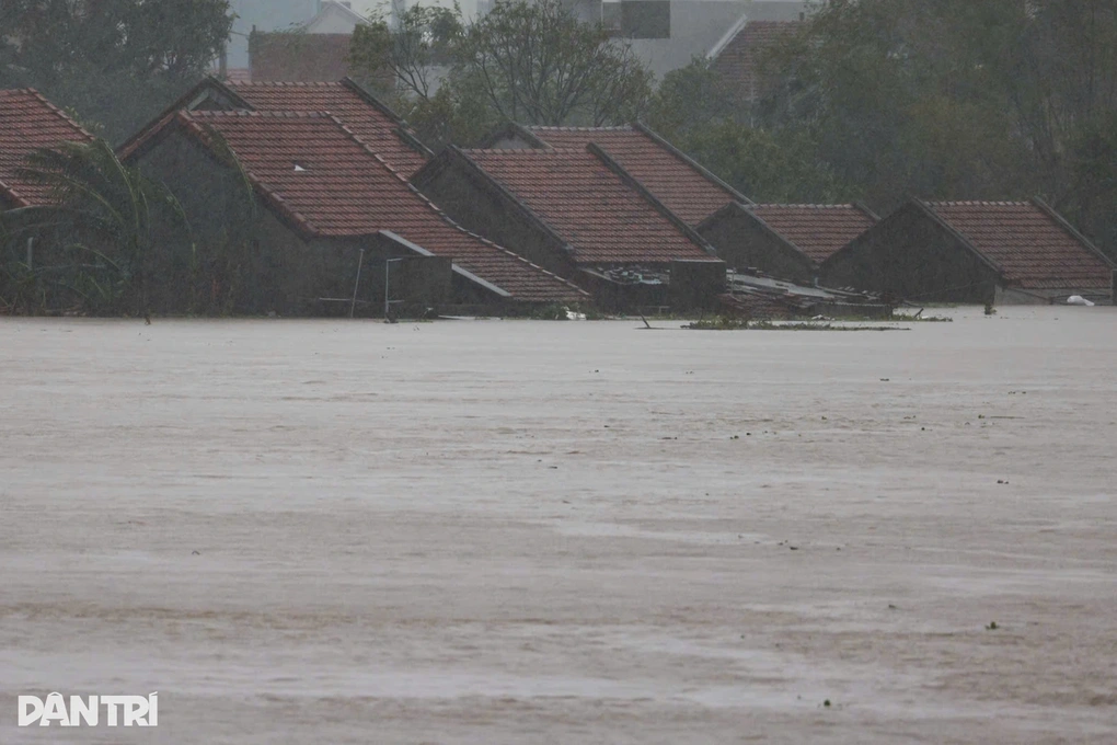 Nữ sinh vùng Phú Yên cũ: “Bố mẹ em bơi qua nhà hàng xóm rồi mất liên lạc - 3