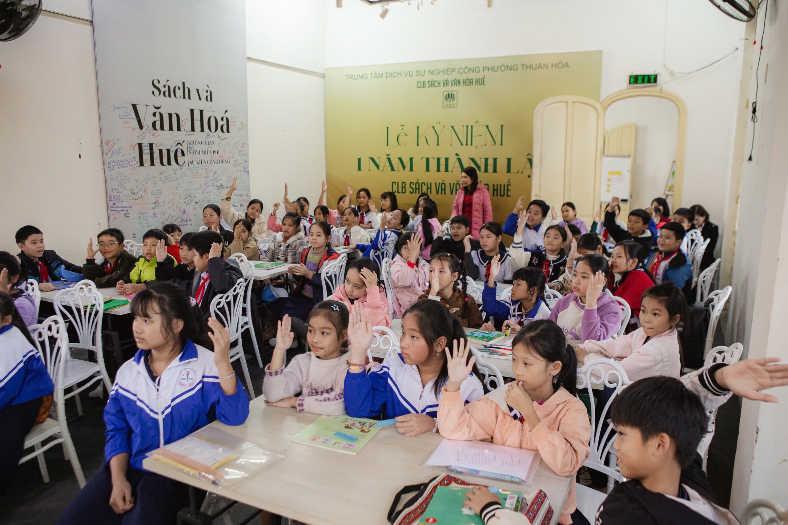 Đưa sách, ca Huế đến gần hơn với học sinh tiểu học- Ảnh 2.