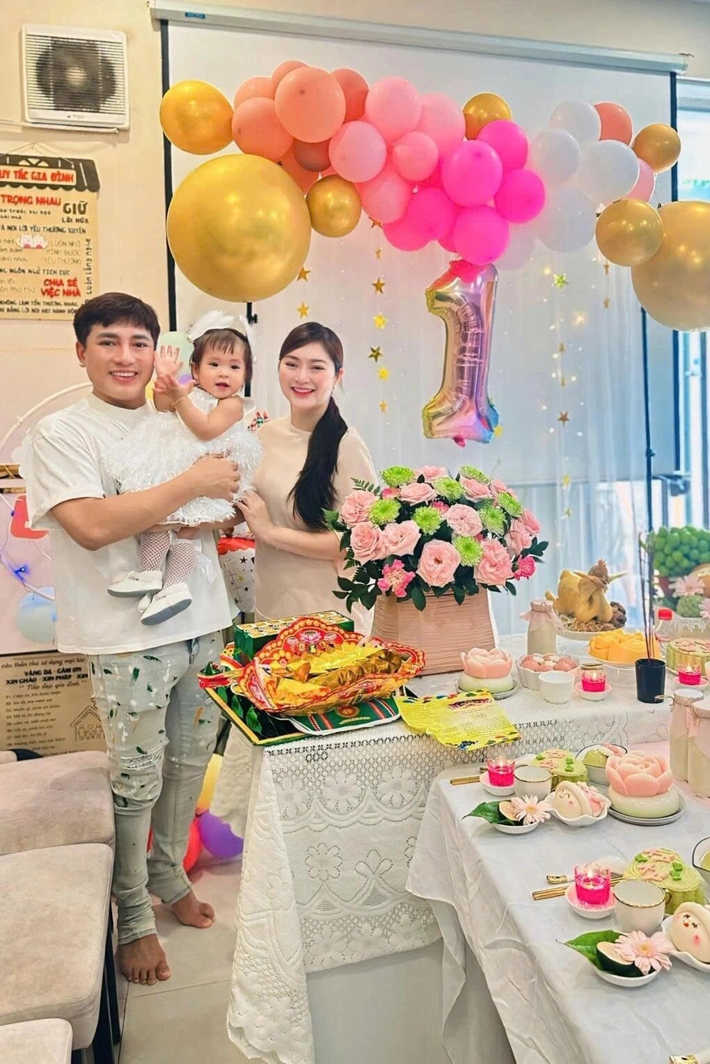 Sao Việt đưa con đi học mẫu giáo từ sớm: Thanh Trúc chuyển trường cho ái nữ, Hồ Ngọc Hà làm "gia sư" tiếng Việt 3 Châu Khải Phong và Thanh Trúc chào đón ái nữ nhờ phương pháp IVF.