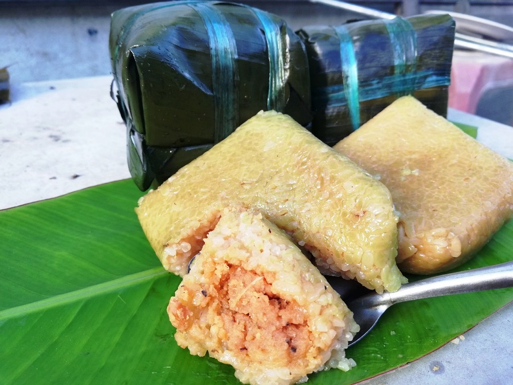 Chiếc bánh thơm ngon không thua gì bánh chưng cỡ lớn