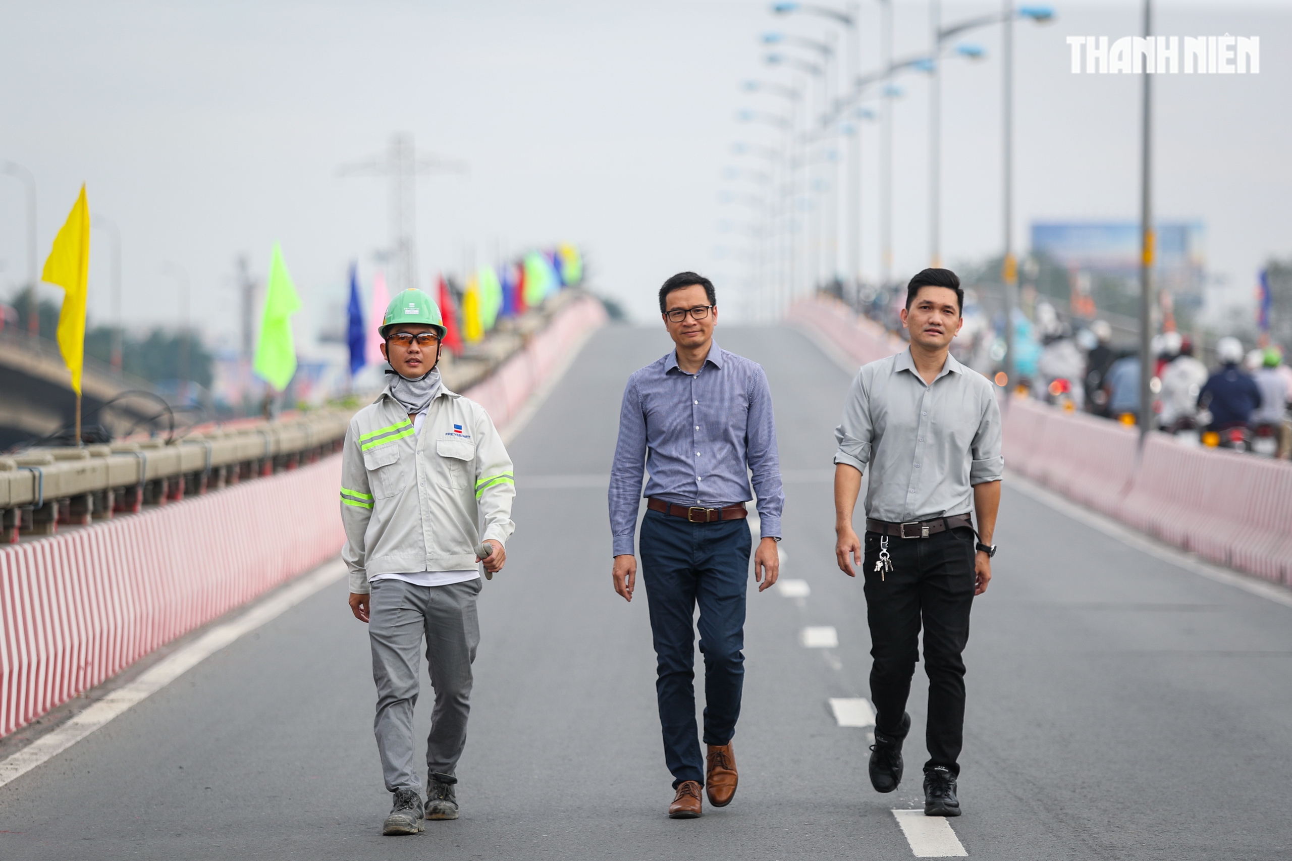 Cầu Bình Triệu 1 chính thức thông xe sau khi nâng tĩnh không lên hơn 1 mét- Ảnh 2.