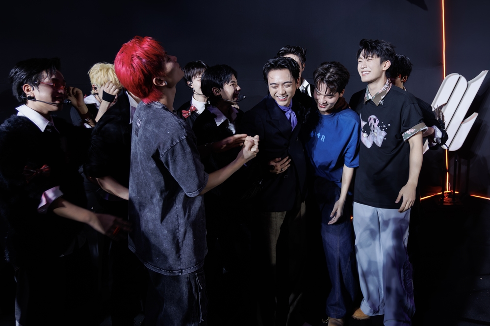 1763873127 969 Tan binh toan nang tap 8 SOOBIN khoc nghen them