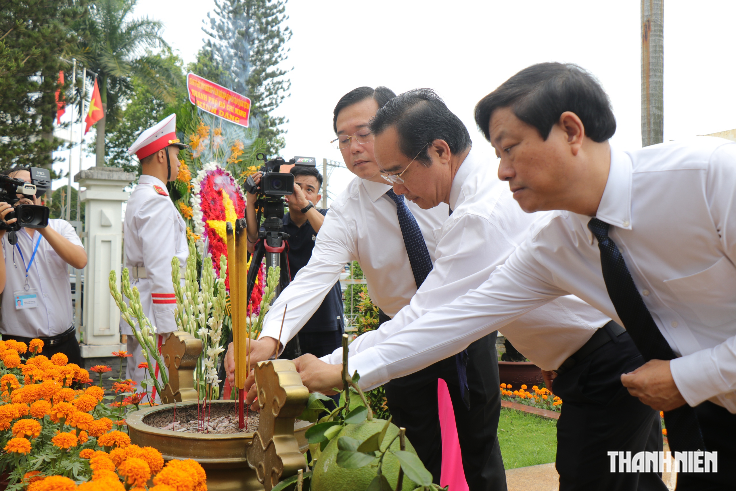 Lãnh đạo TP.HCM dâng hương, họp mặt kỷ niệm 85 năm ngày Nam kỳ khởi nghĩa- Ảnh 3.