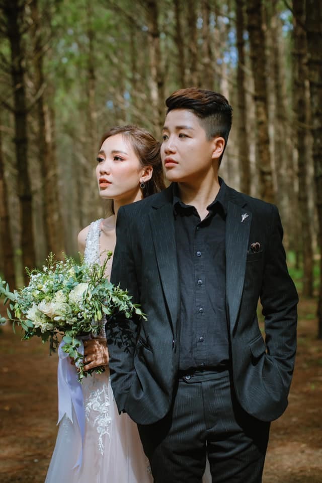 Nữ diễn viên Việt bất ngờ xuống tóc sau lùm xùm chia tay chồng chuyển giới- Ảnh 4. Nữ diễn viên Việt bất ngờ xuống tóc sau lùm xùm chia tay chồng chuyển giới- Ảnh 4.