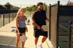 Tranh cãi pickleball giúp giảm cân và giảm luôn ham muốn "chuyện ấy"?