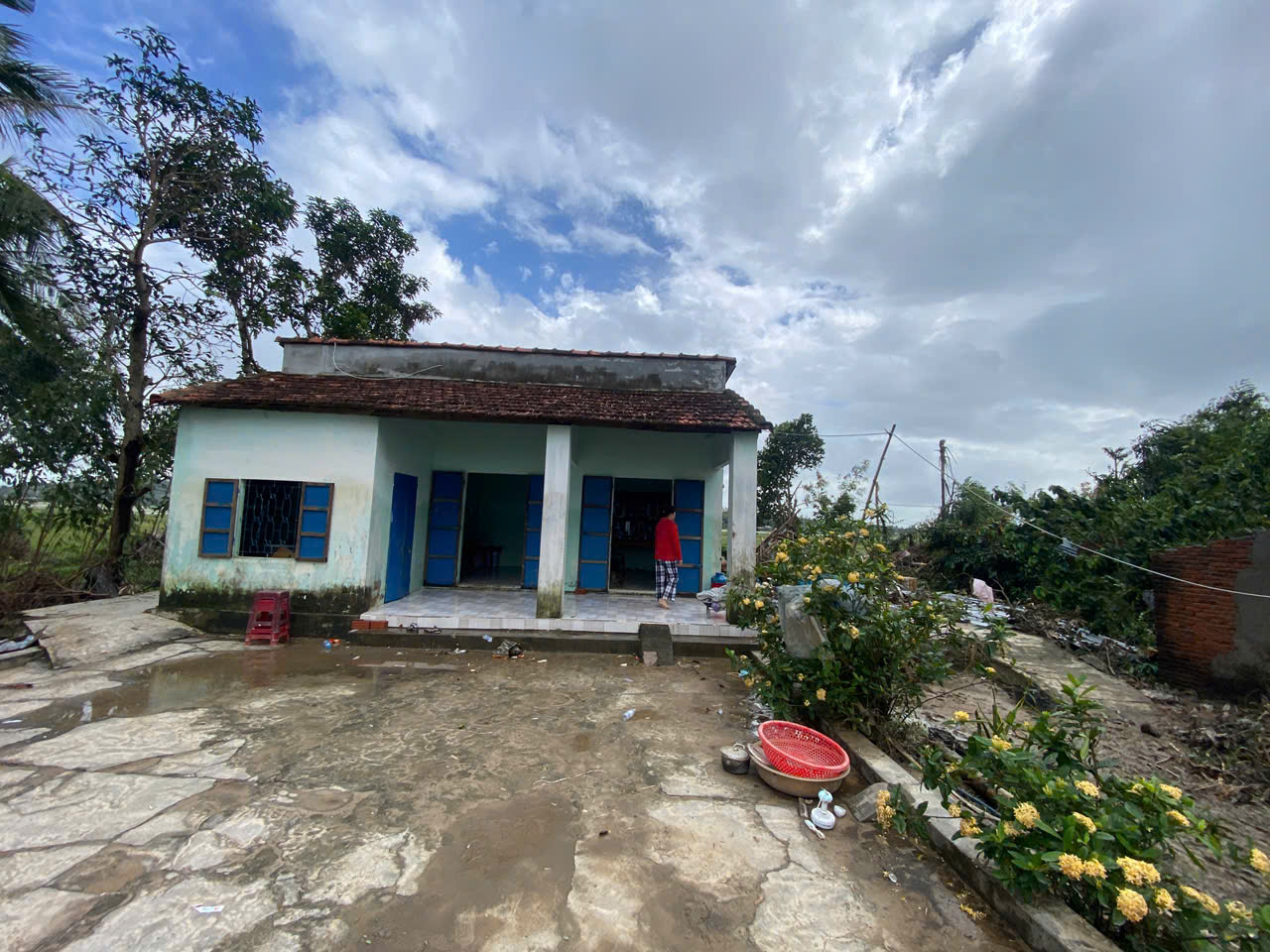 Người quay clip hai cụ già qua đời trong lũ ở Đắk Lắk thuật lại khoảnh khắc thương tâm 2 Đắk Lắk - Ảnh 2.