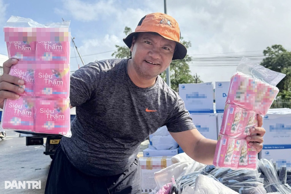 Người hùng thầm lặng lao vào tâm lũ cứu đồng bào miền Trung - 2