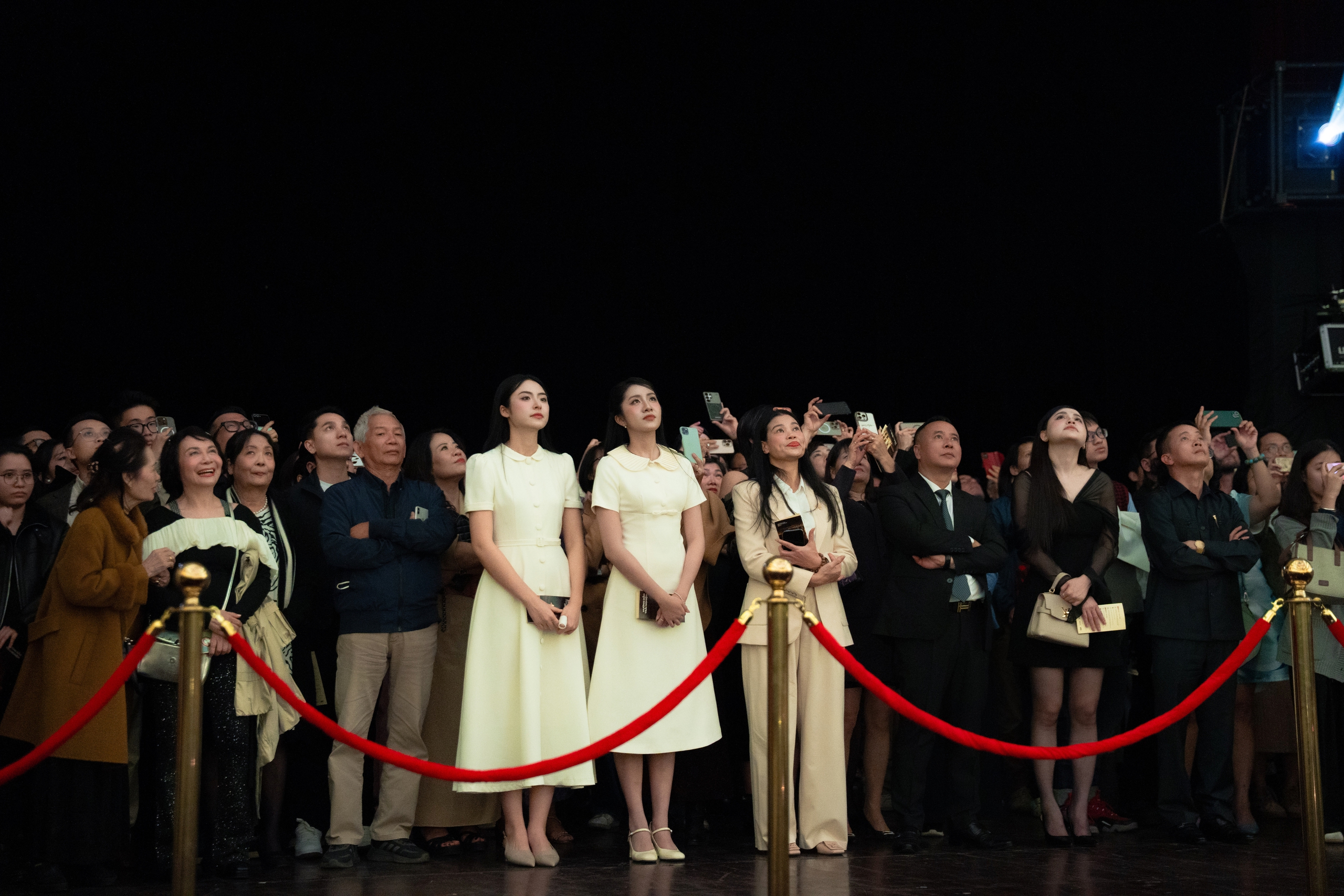 Nhà hát Lớn Hà Nội lộng lẫy với công nghệ 3d mapping kỷ niệm 115 năm tuổi - Ảnh 2.