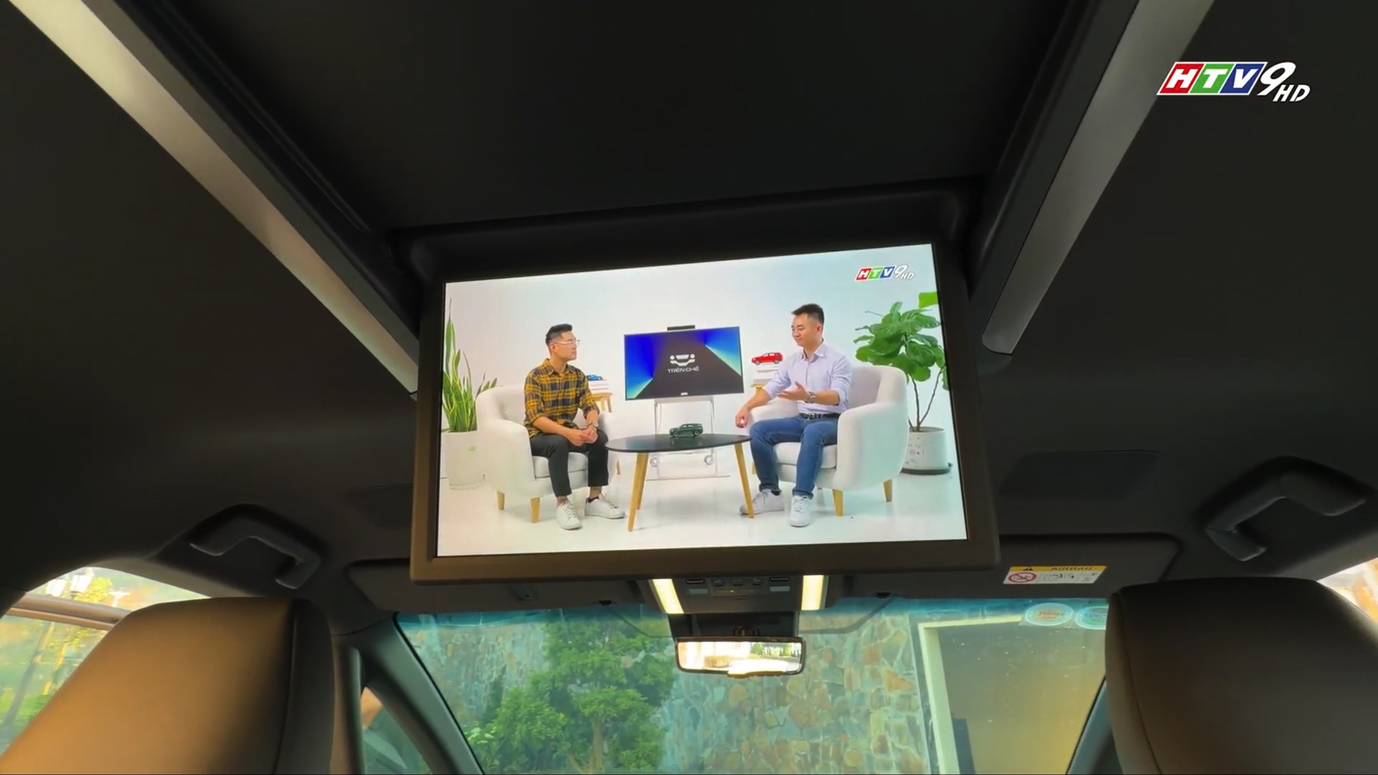 Ghế ‘ông chủ’ trên Lexus LM 500h hơn 5,7 tỉ đồng cho trải nghiệm như chuyên cơ trên mặt đất - Ảnh 9.