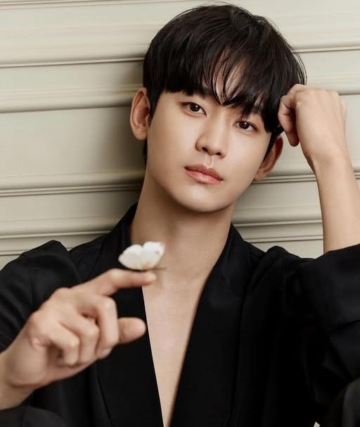Kim Soo Hyun chuyến này có nước ra đường ở!- Ảnh 1.