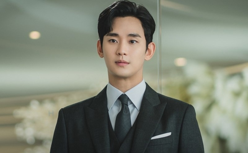 Kim Soo Hyun chuyến này có nước ra đường ở!- Ảnh 4.