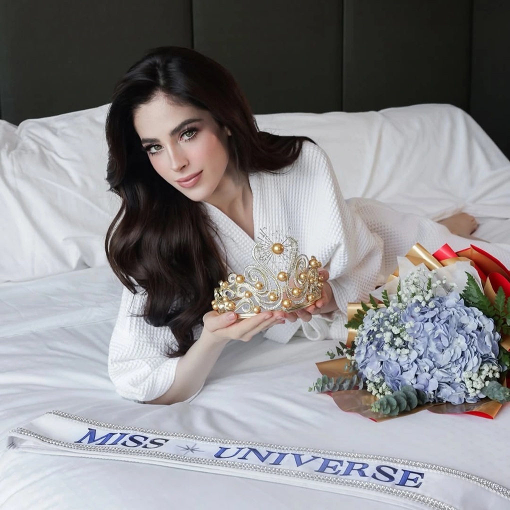 Chiến thắng ồn ào giúp tân Hoa hậu Hoàn vũ trở thành ngôi sao sau một đêm - 4