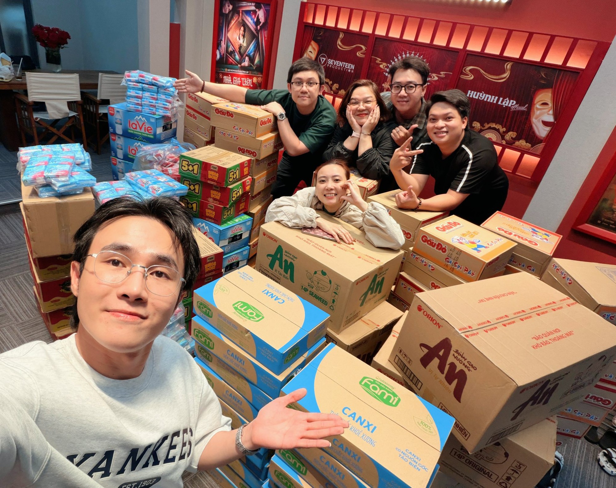 Bị mỉa mai hỏi bill từ thiện, Trấn Thành đáp trả gắt: Bị mỉa mai hỏi bill từ thiện, Trấn Thành đáp trả gắt: