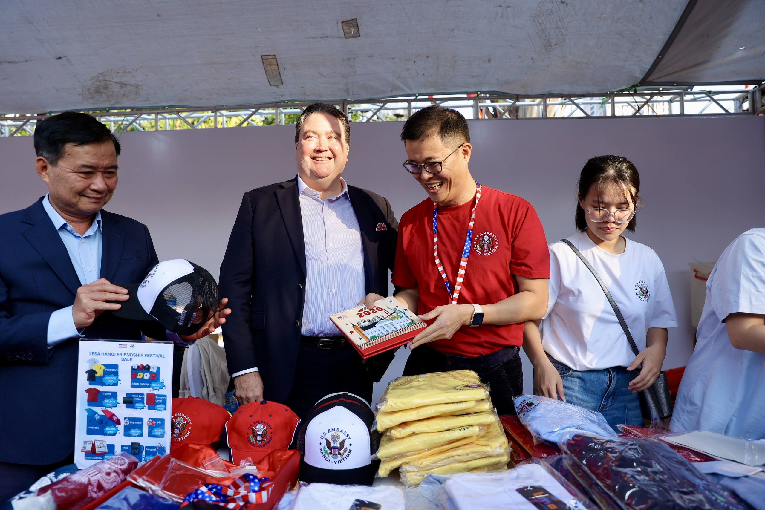 Tưng bừng giao lưu hữu nghị Việt Nam - Mỹ - Ảnh 10.