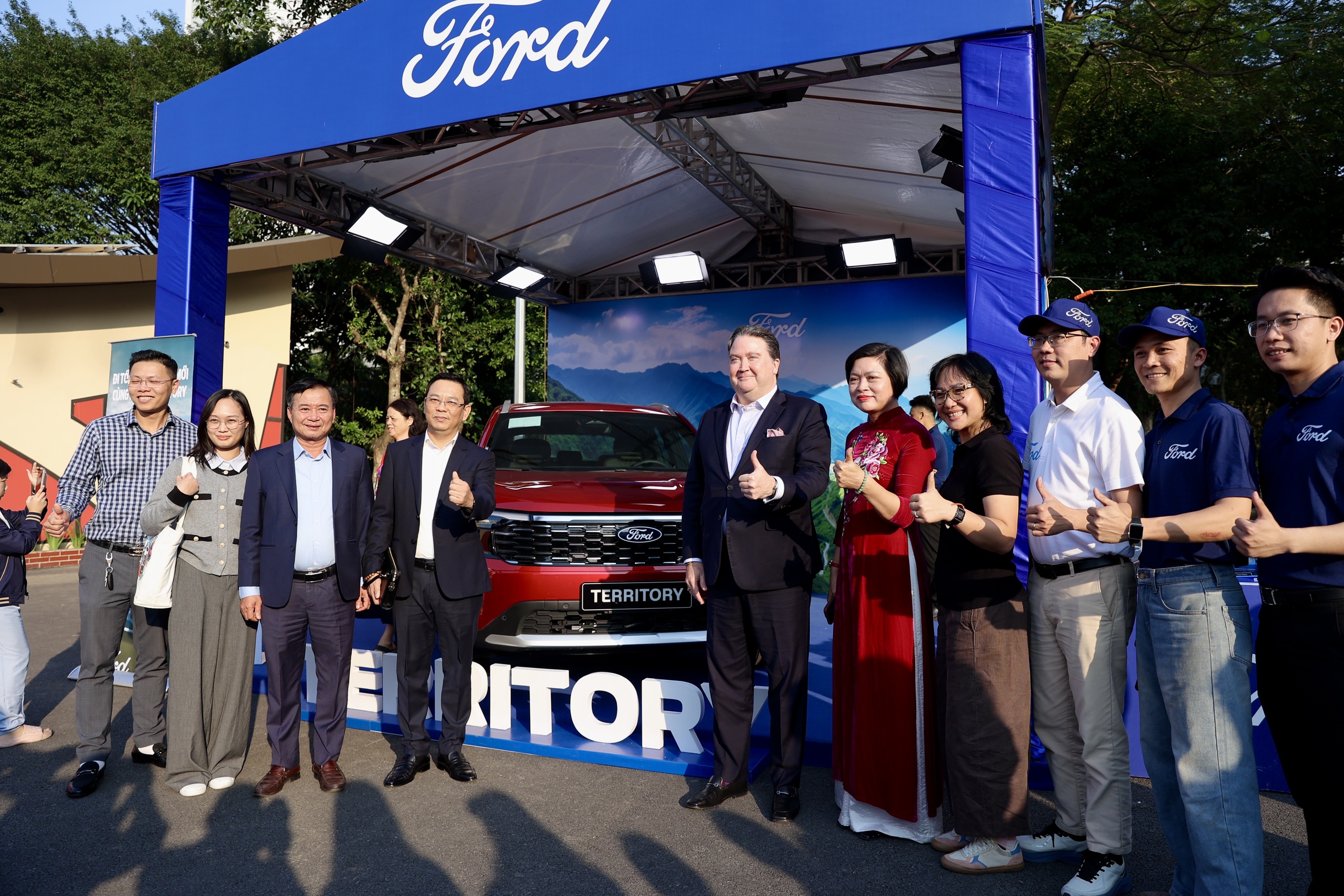 Tưng bừng giao lưu hữu nghị Việt Nam - Mỹ - Ảnh 12.