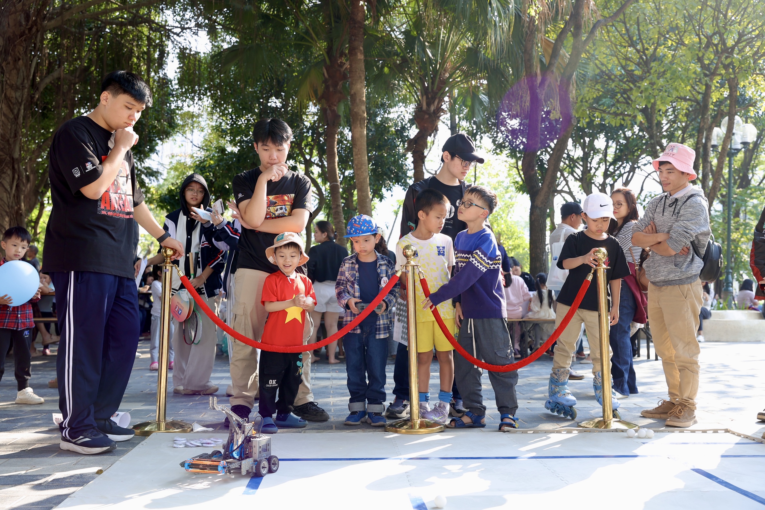 Tưng bừng giao lưu hữu nghị Việt Nam - Mỹ - Ảnh 14.