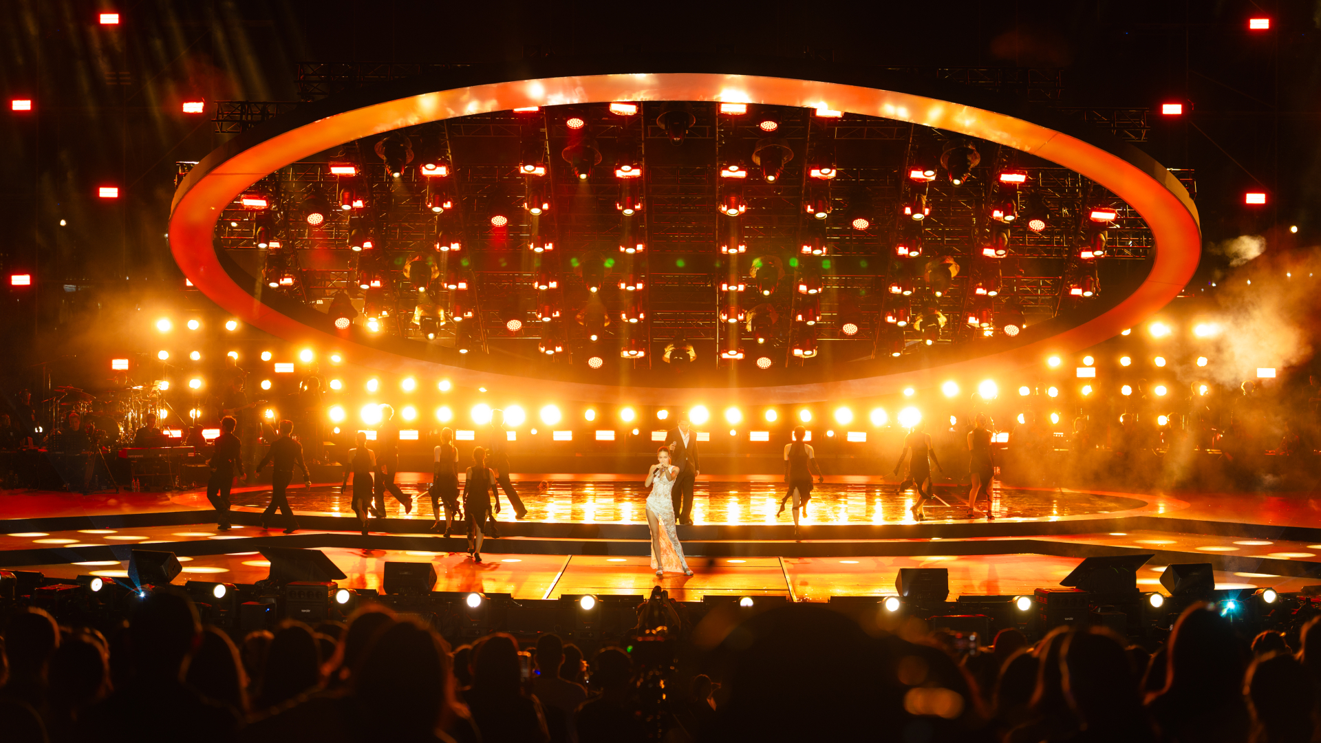 1763919122 155 Quoc Thien ung ho 200 trieu dong den dong bao