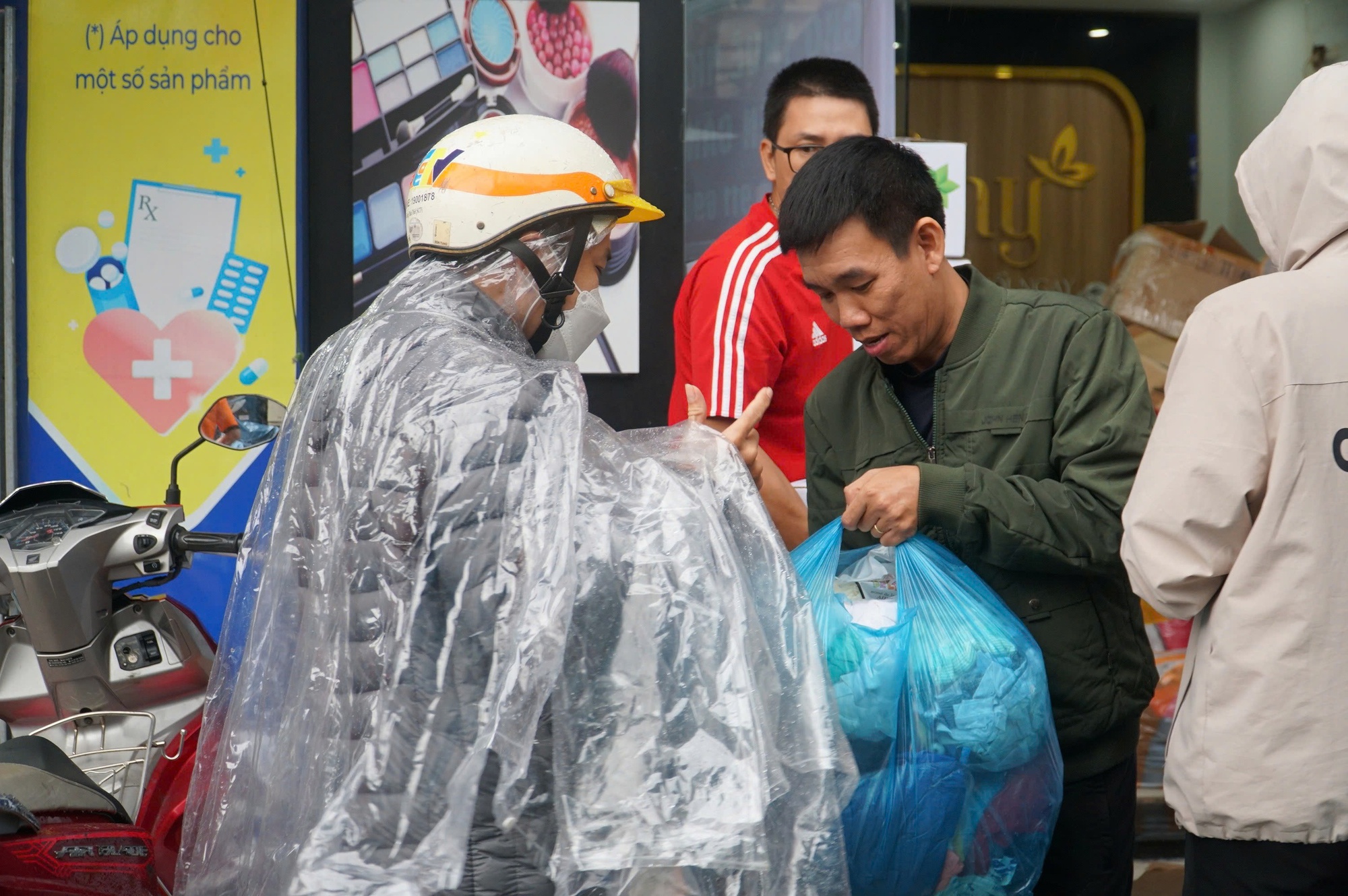 Xúc động với tấm lòng của người Đà Nẵng gửi đồng bào vùng lũ Đắk Lắk- Ảnh 6.