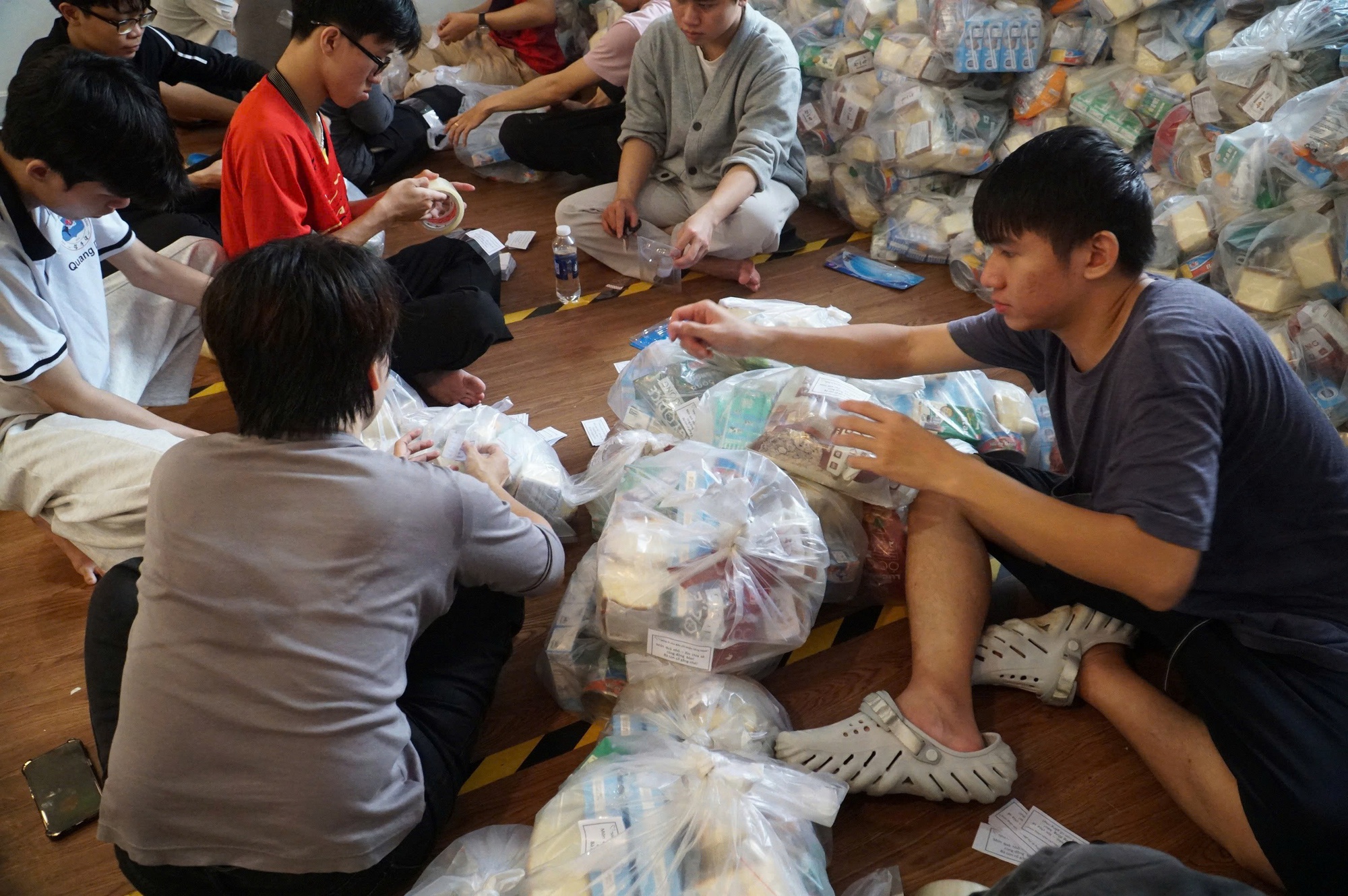 Xúc động với tấm lòng của người Đà Nẵng gửi đồng bào vùng lũ Đắk Lắk- Ảnh 8.