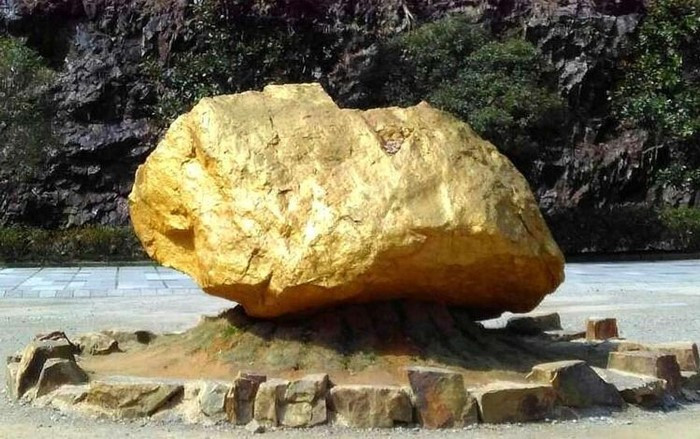 Phong tỏa khẩn cấp công viên chứa khối vàng 45 tấn, trị giá hơn 44.000 tỷ do công nhân phát hiện 4 Khối vàng khổng lồ nặng tới 45 tấn