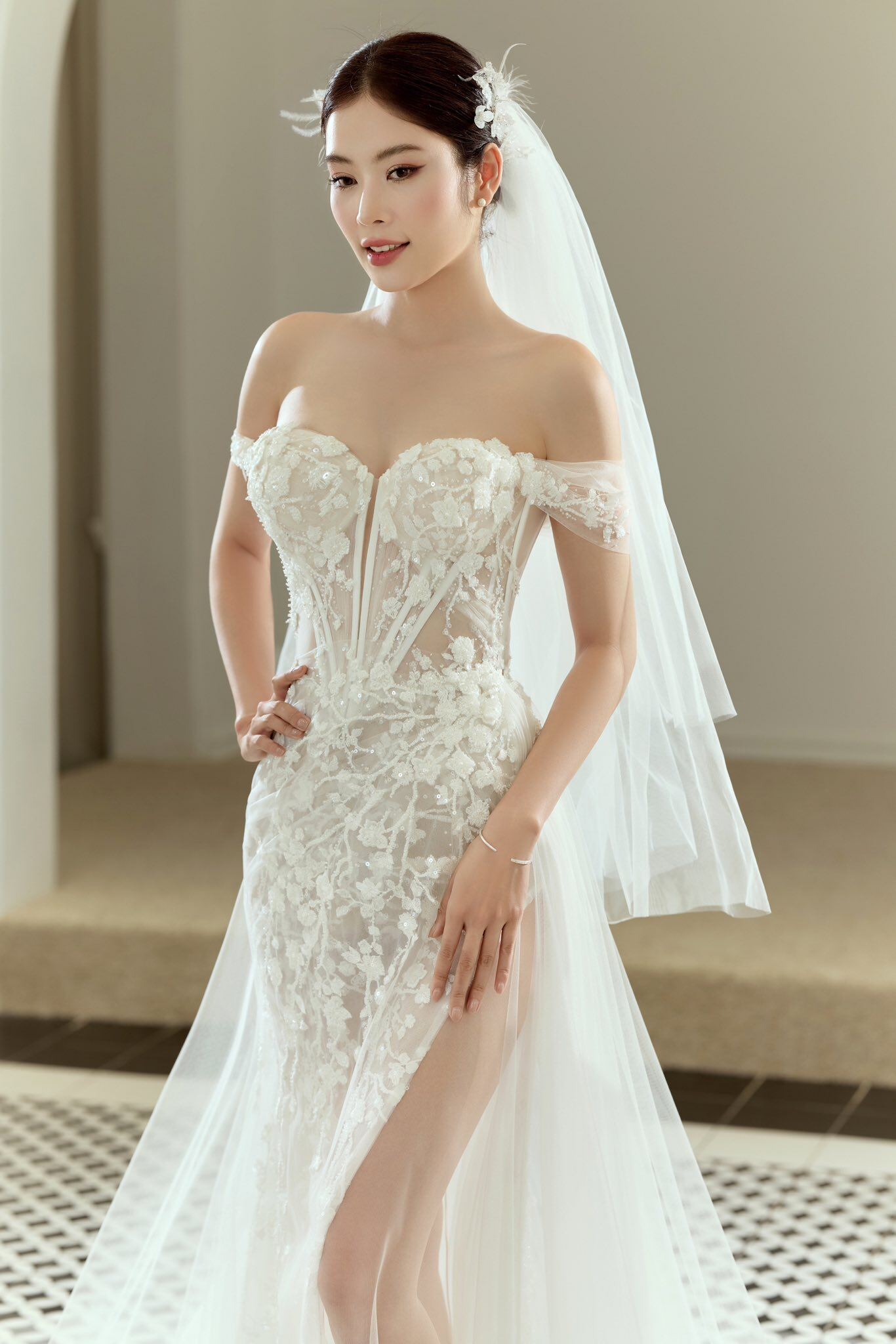 Chị ruột Nam Em: "Từ những vết sẹo của bạo lực gia đình, đã có lúc tôi cảm thấy đau đớn và gục ngã" 8 Chị gái Nam Em nói mình không có nhu cầu dựa dẫm vào đàn ông