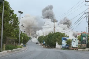 Israel không kích dữ dội Lebanon, quyết ngăn Hezbollah tái vũ trang