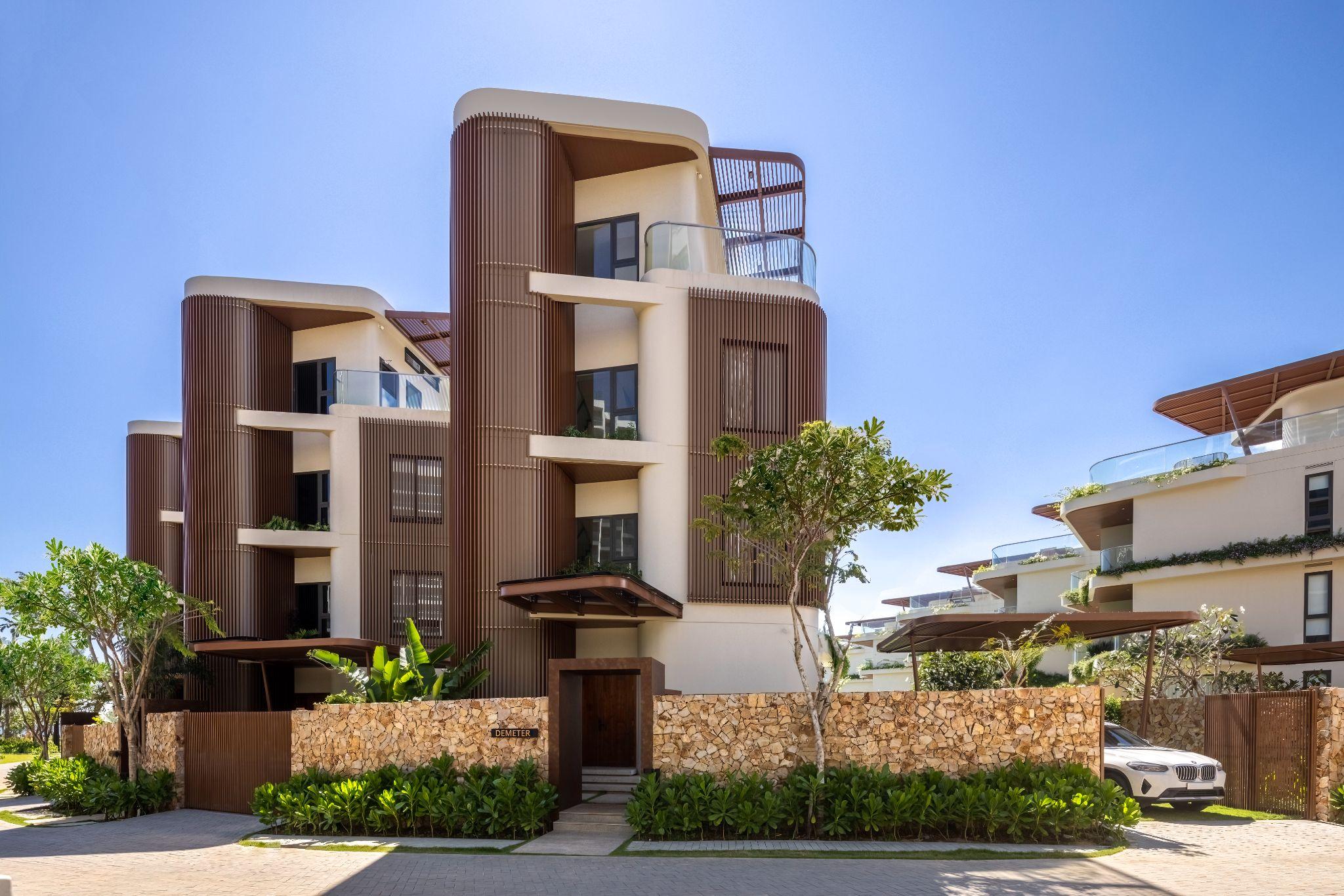 Charm Resort Long Hải là resort hiếm hoi được đầu tư bài bản về chất lượng lưu trú và tiện ích cho du khách