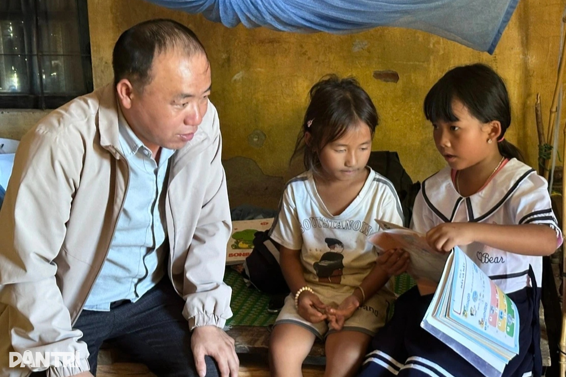 Học sinh tự sống với nhau ở khu tái định cư cũ, bữa cơm chỉ cá khô, mì tôm - 8