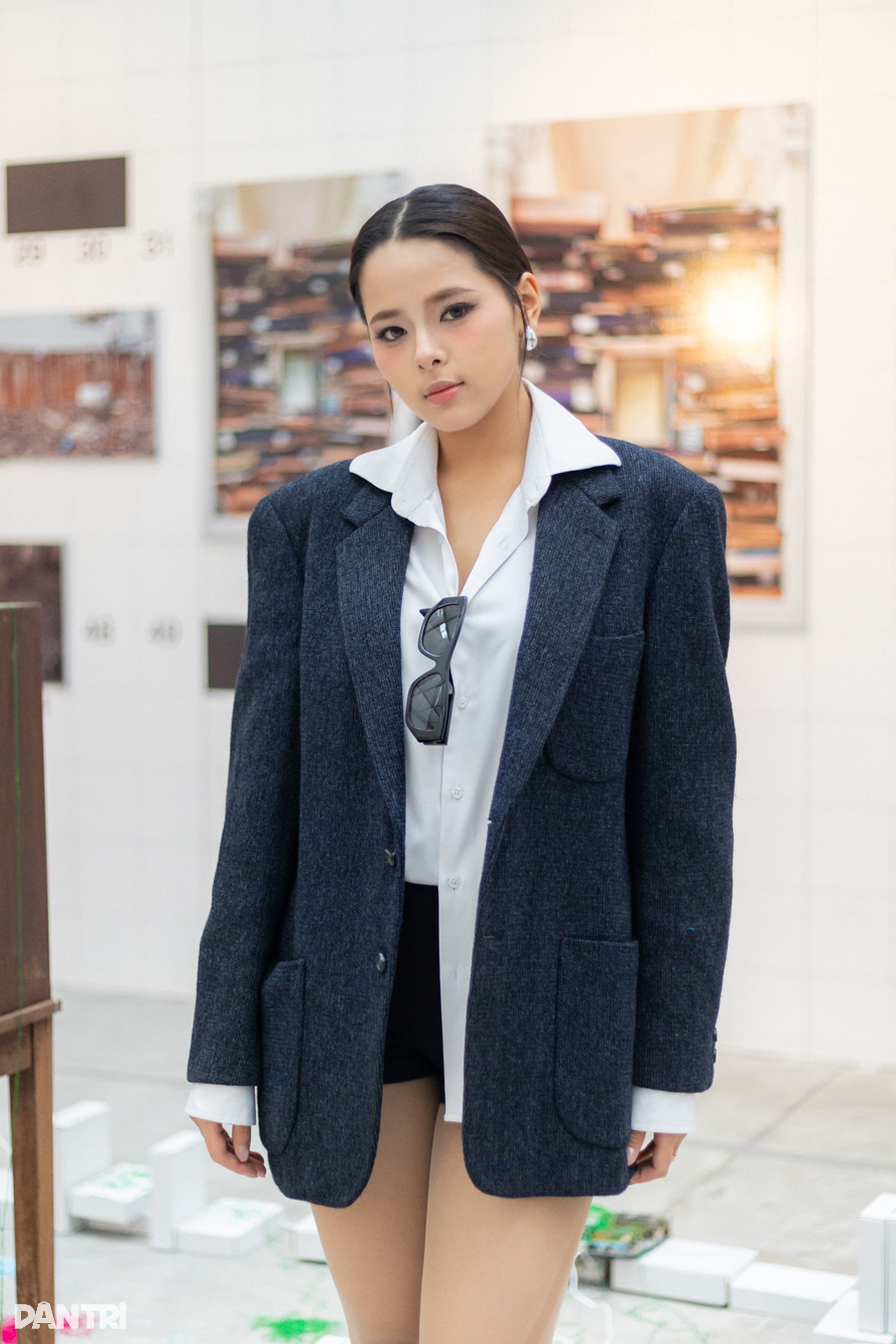 Hoa khôi phối áo blazer sành điệu khiến ai cũng phải ngoái nhìn - 2