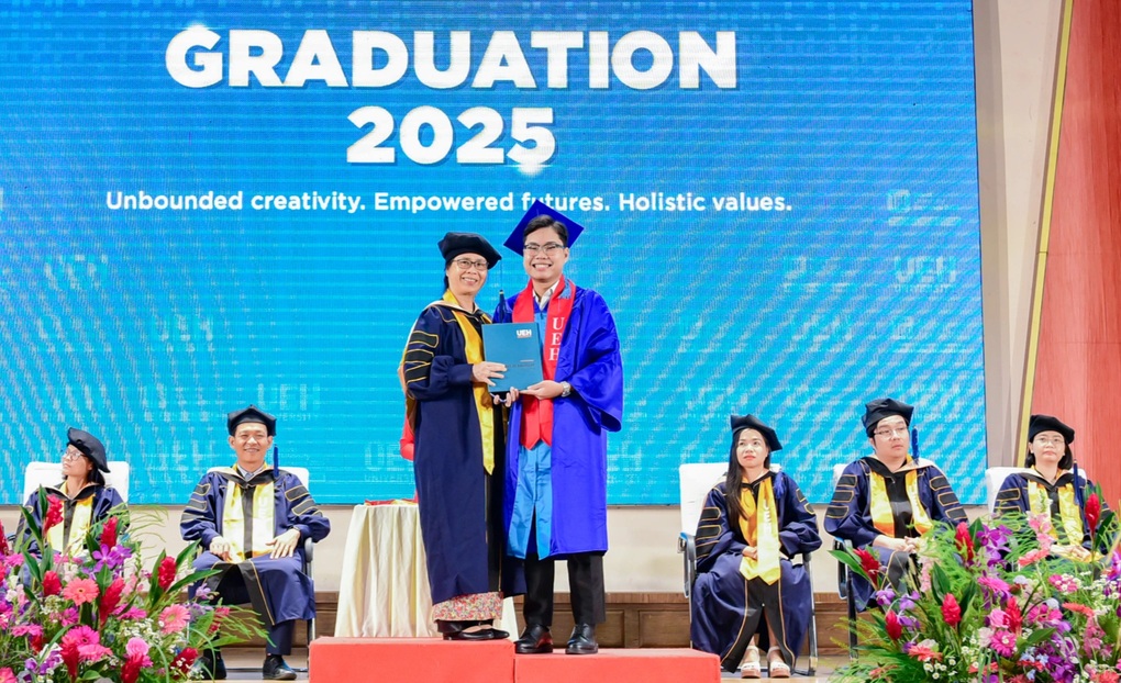 Thủ khoa có điểm GPA 4.0 học bằng sự tò mò - 2