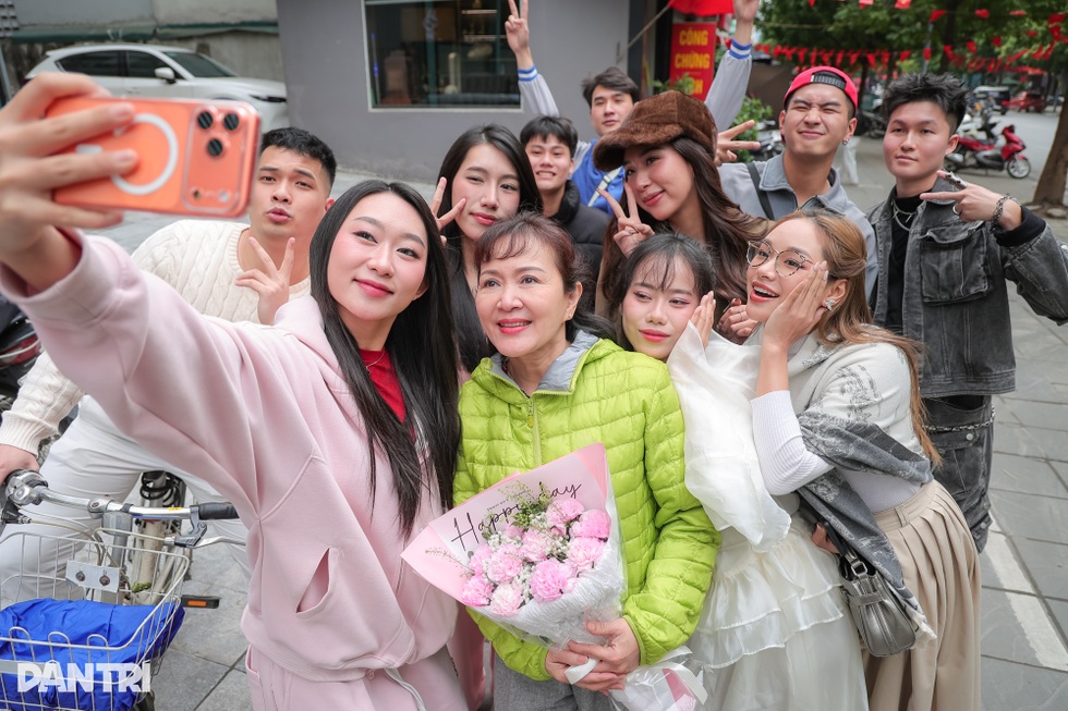 Bà cố vấn Minh Hòa sắp có cháu nội, nói về quan hệ mẹ chồng - nàng dâu - 3 Bà cố vấn Minh Hòa sắp có cháu nội, nói về quan hệ mẹ chồng - nàng dâu - 3