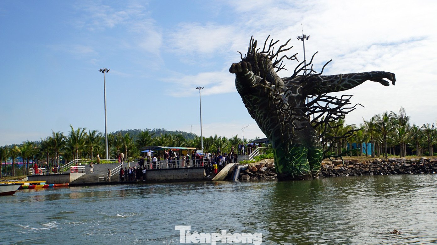 Du khách thích thú trải nghiệm rừng ngập mặn ở Đồ Sơn - 3