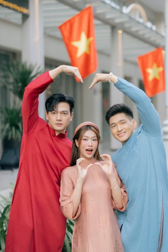 Mỹ nam Việt đóng liên tiếp 3 phim top 1 phòng vé: Visual đẹp phát sáng, cứ xuất hiện là có trăm tỷ- Ảnh 3. Mỹ nam Việt đóng liên tiếp 3 phim top 1 phòng vé: Visual đẹp phát sáng, cứ xuất hiện là có trăm tỷ- Ảnh 3.