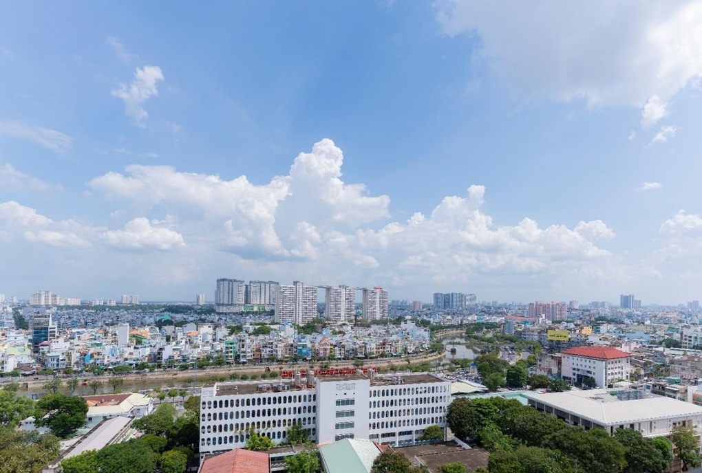 Lý do khiến căn hộ 3 phòng ngủ view đẹp khu trung tâm hút hàng - 2