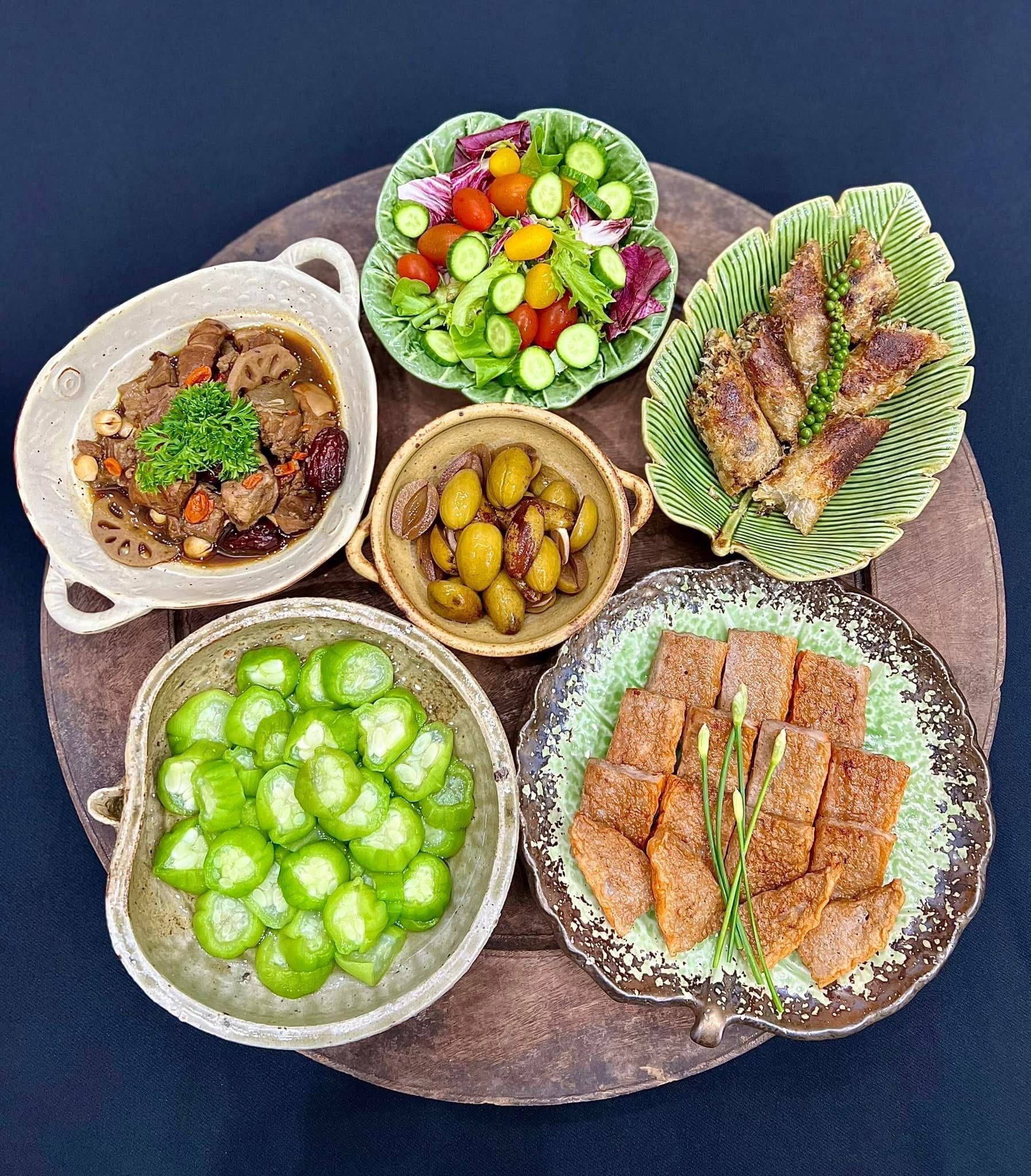 Nem rán - Chả quế - Dê hầm thuốc bắc - Mướp luộc