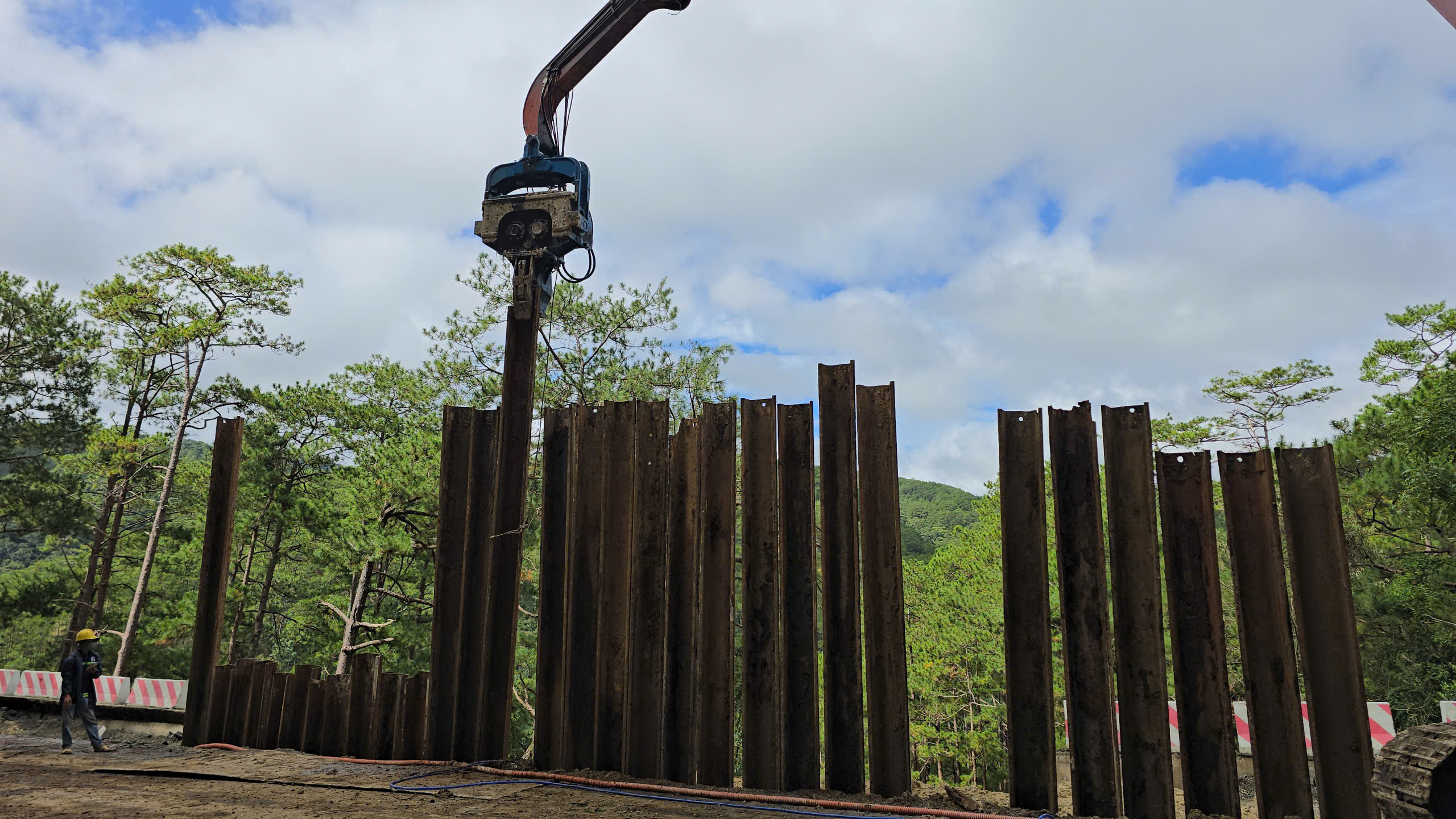 Đèo Prenn Đà Lạt sau hơn 1 năm nâng cấp bị sụt lún nghiêm trọng- Ảnh 6.