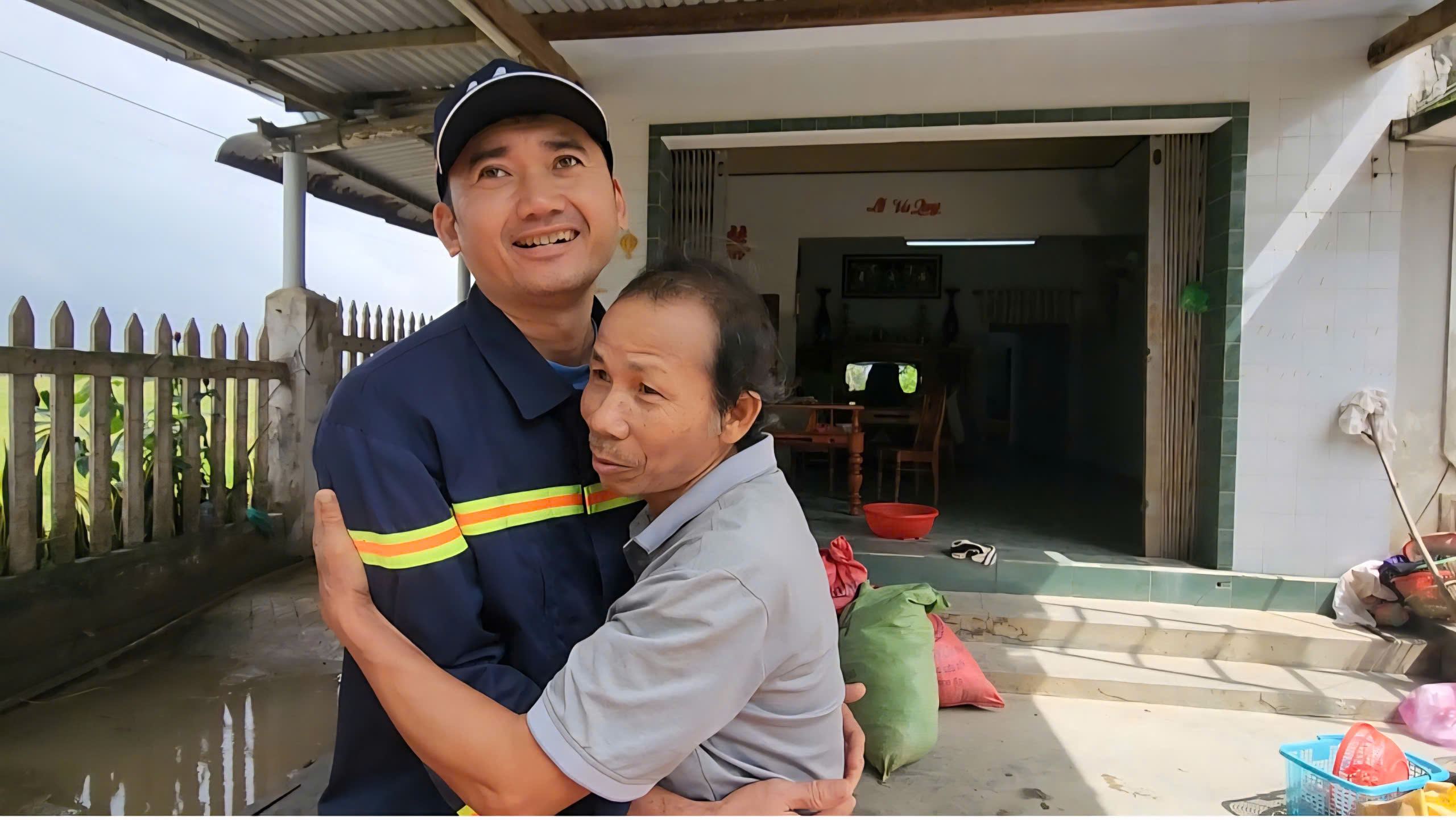 Đội cứu nạn 22 người mất tích 4 ngày giữa lũ dữ tại Đắk Lắk - Ảnh 5.