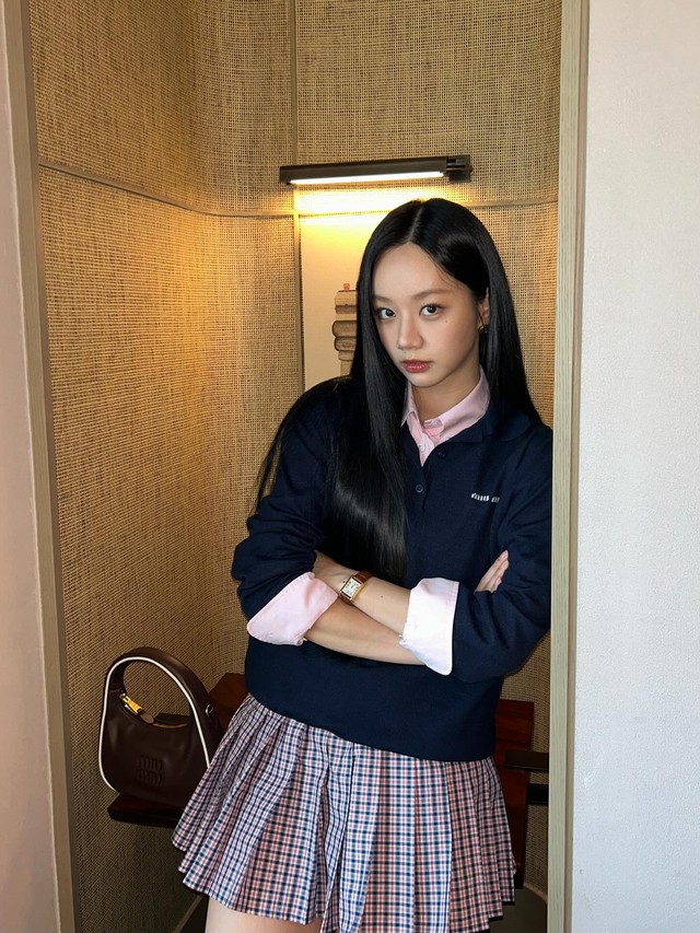 Từ giảng đường đến dạo phố, phong cách học đường đang khuấy đảo giới trẻ- Ảnh 5.