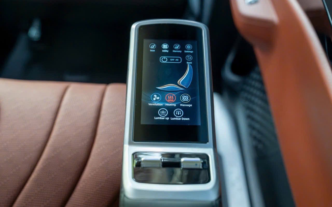 Kia Carnival - Ảnh 12.