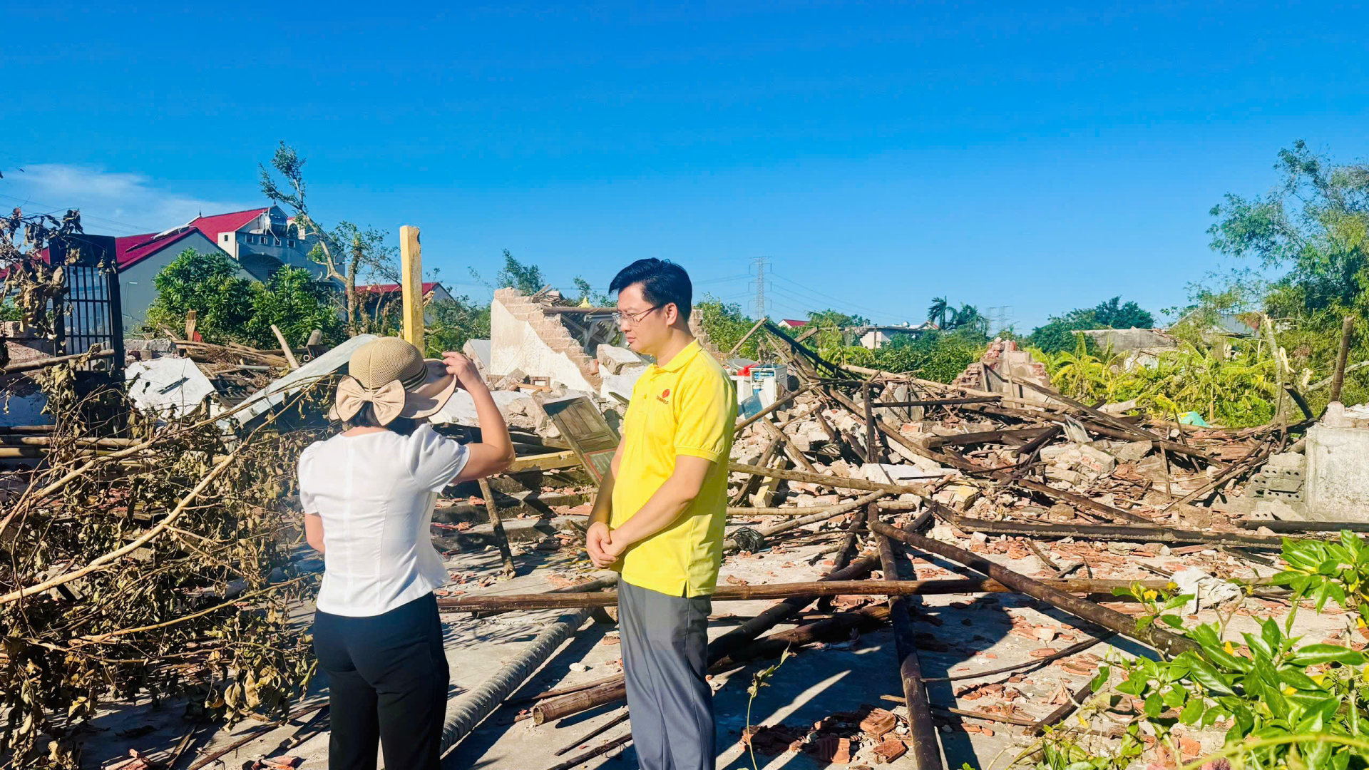 HOẢ TỐC: Vingroup hỗ trợ khẩn cấp thêm 500 tỷ đồng cứu trợ đồng bào vùng mưa lũ, nâng tổng mức đóng góp lên 1.000 tỷ đồng- Ảnh 3.