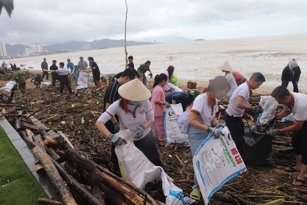 photo-1763958521485 photo-1763958521485