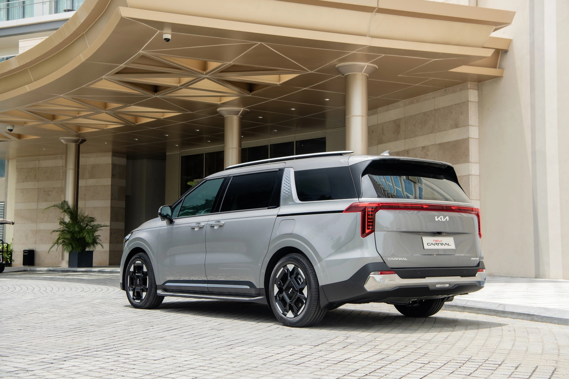 Xe MPV gia đình cỡ lớn bán chạy nhất Việt Nam giảm giá gần 100 triệu đồng 3 MPV gia đình cỡ lớn bán chạy nhất Việt Nam giảm giá gần 100 triệu - Ảnh 3.