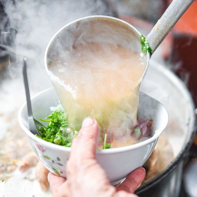 Không phải bánh mì, đây mới là đặc sản Việt khiến đầu bếp Mỹ tiếc hùi hụi vì hơn 10 năm mới được nếm thử- Ảnh 3.