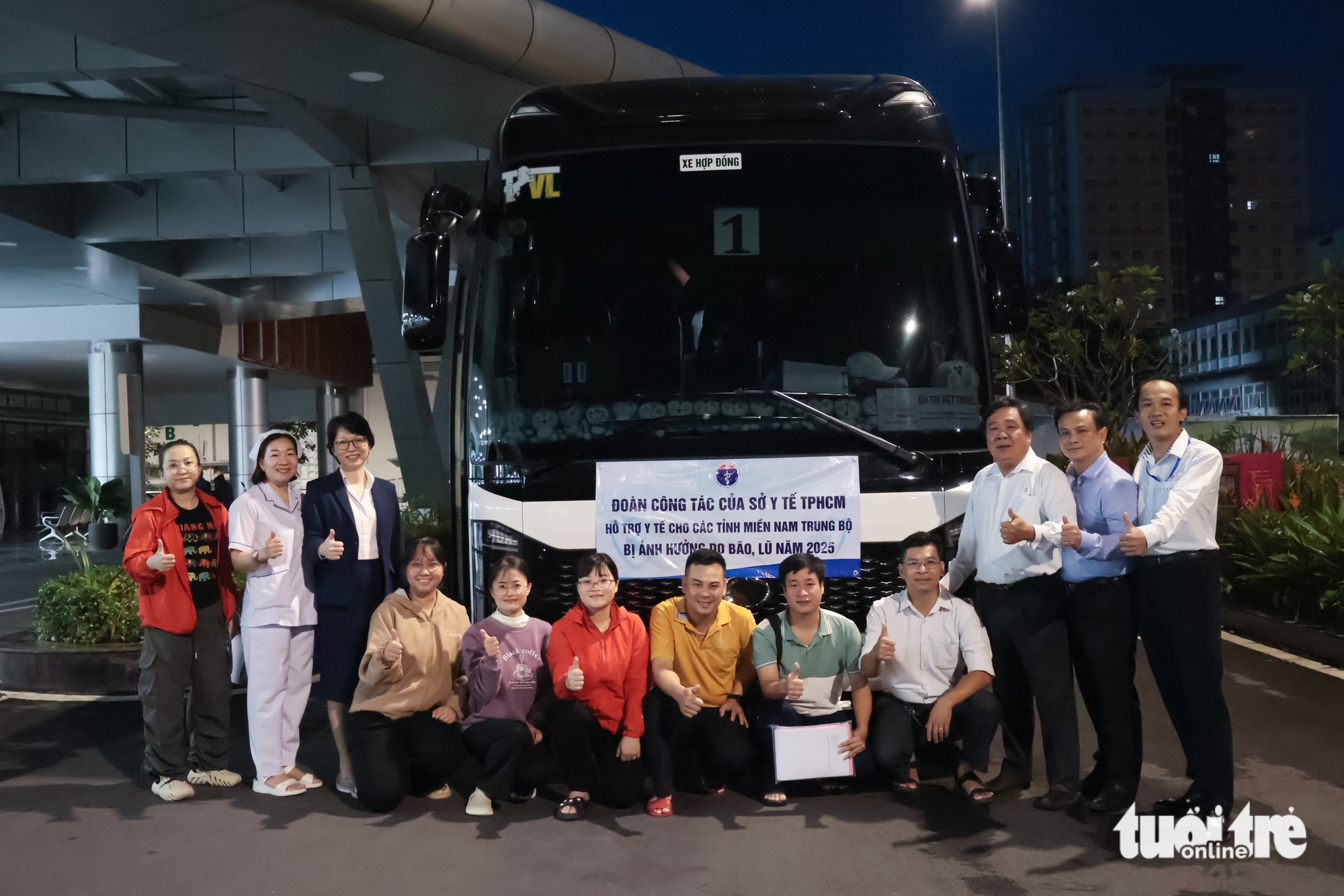 100 y, bác sĩ TP.HCM mang thuốc men, thiết bị y tế lên đường chi viện Đắk Lắk 9 y bác sĩ - Ảnh 9.