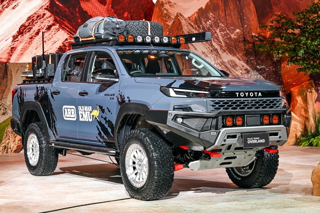 Toyota Hilux 2026 có bản đua, chuẩn bị cho giải khốc liệt nhất hành tinh - 4