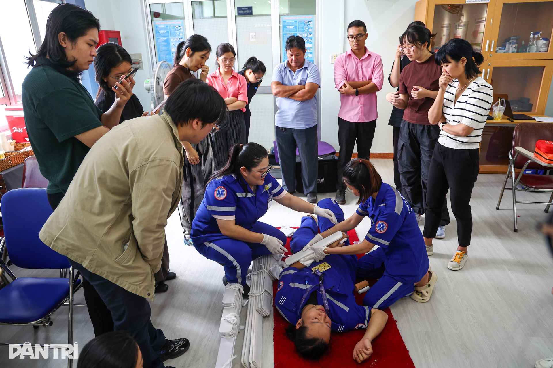 Bên trong lớp học sơ cấp cứu cho người dân tại TPHCM - 2 Bên trong lớp học sơ cấp cứu cho người dân tại TPHCM - 2