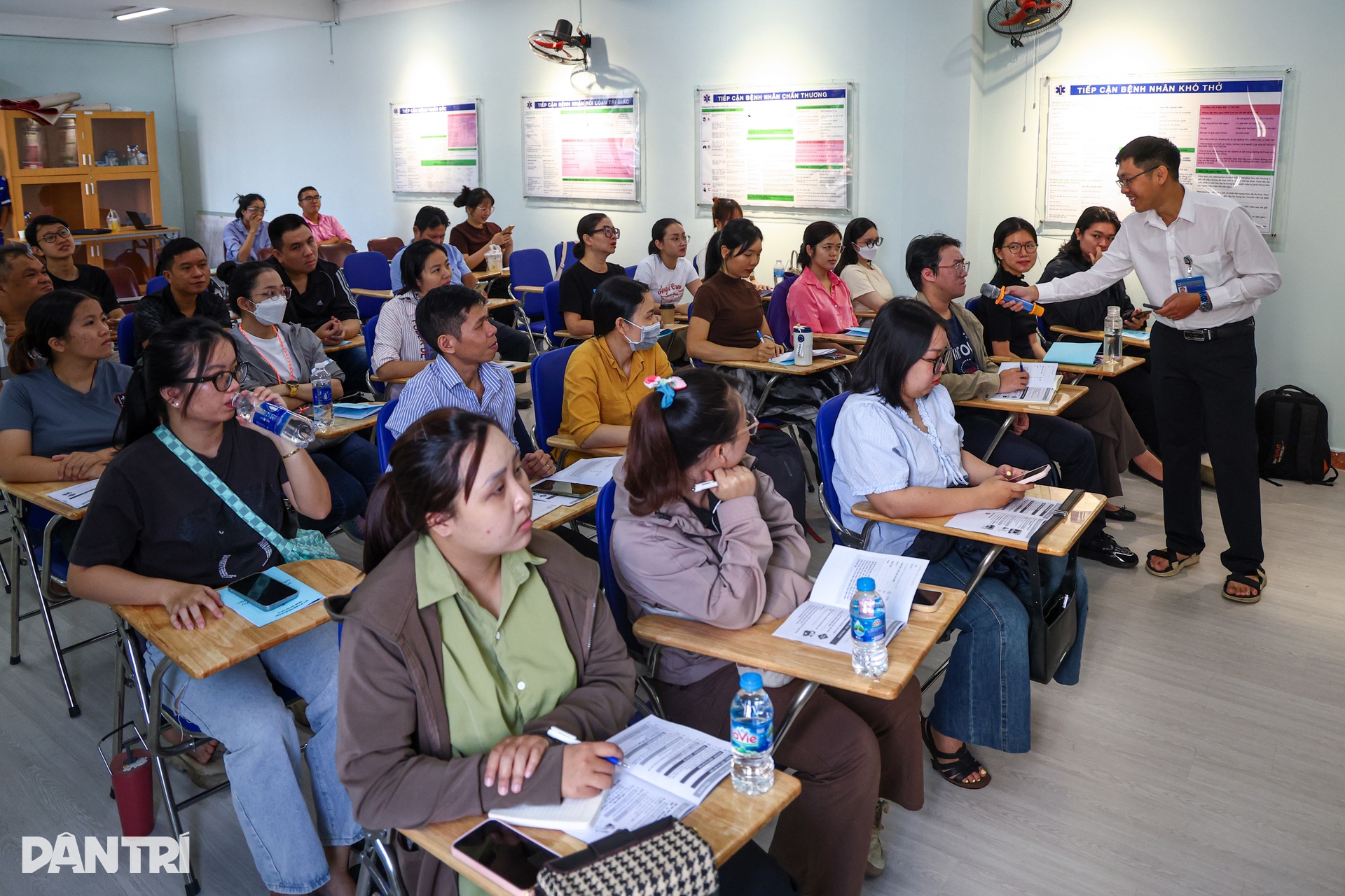 Bên trong lớp học sơ cấp cứu cho người dân tại TPHCM - 13 Bên trong lớp học sơ cấp cứu cho người dân tại TPHCM - 13