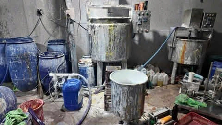 Nghĩ 'mỹ phẩm người yêu tặng chắc là đồ tốt’, cô gái dùng rồi bong tróc da mặt - Ảnh 2.